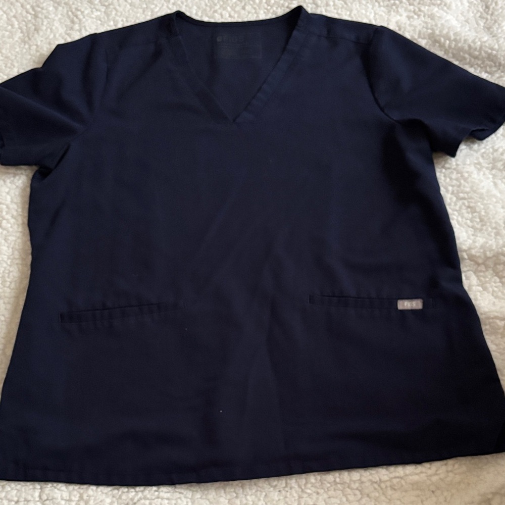 FIGS Women’s CASMA V-Neck Scrub Top - Navy Blue